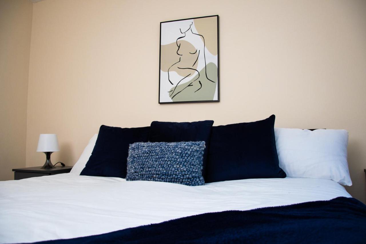 Xb Property - Comfy House Perfect For Families Contractors Relocators West Bromwich Esterno foto